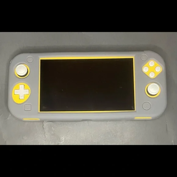 Nintendo Switch Lite イエロー スーパーマリオケース付き Nintendo Switch or Lite】 ニンテンドー スイッチ＆スイッチ